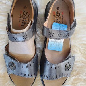 NWT | Volks Walkers | Size 40